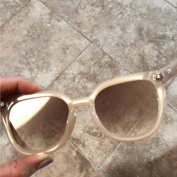 NEW! Rare Quay Noosa pale pink and brown sunglasses main image 5